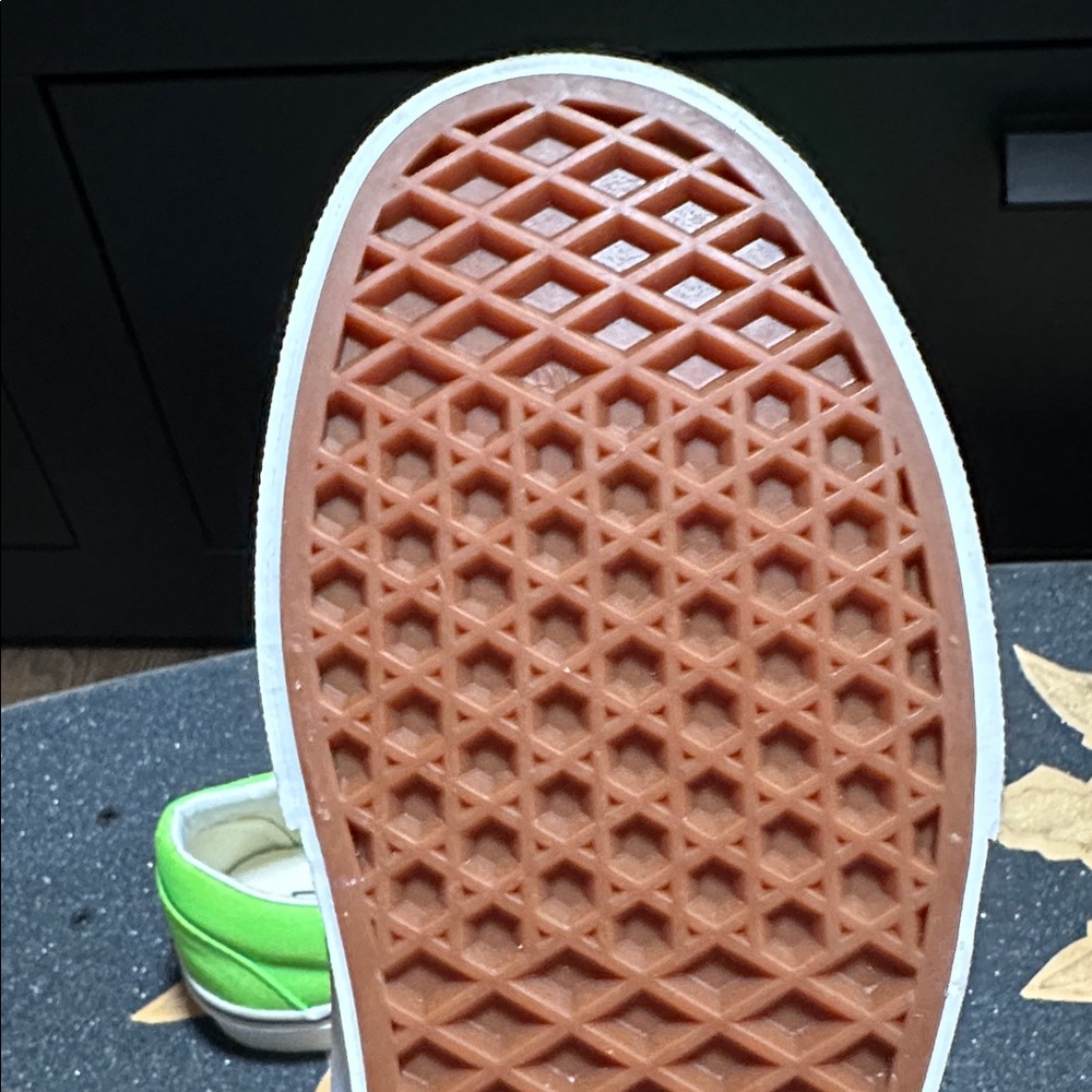 Vans Neon Gecko Green Slip-On Canvas Sneakers W 7.0 M 5.5 - Picture 14 of 16